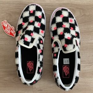 VANS Black & White Checkered Printed Sherpa Slip On shoes— Size 6.5